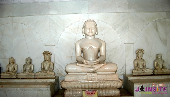 Shree 1008 Sankatharan Parshwanath Digamber Jain Atishya Kshetra Jatwada