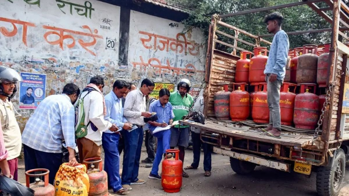 India Assures Stable Fuel Supply Amid Middle East Tensions: LPG Delivery Timelines and Kerosene Return Announced